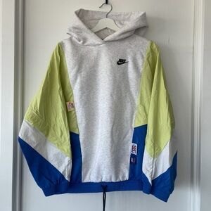 Nike sportswear icon clash hoodie/windbreaker